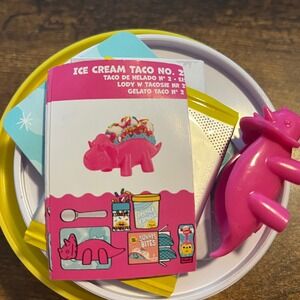 Miniverse Make It Mini Diner Series 4: Ice Cream Taco No. 2 Pink Dinosaur